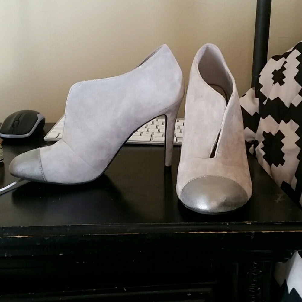 Jessica Simpson bootie heel